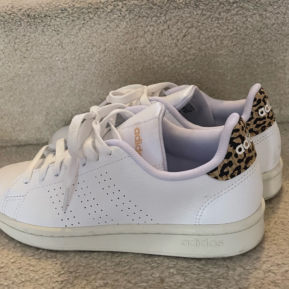 Adidas womens sneaker
